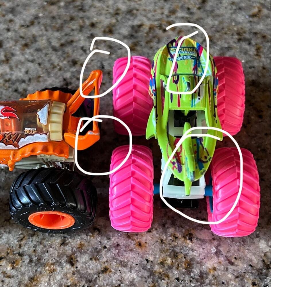 Hot Wheels Monster Trucks Set of 4 - Picture 4 of 5